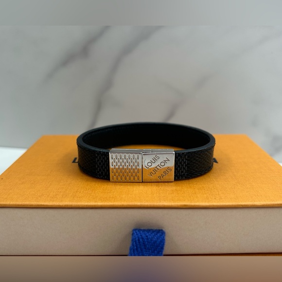🔥Louis Vuitton•Damier Infini Reversible Bracelet - Picture 3 of 7